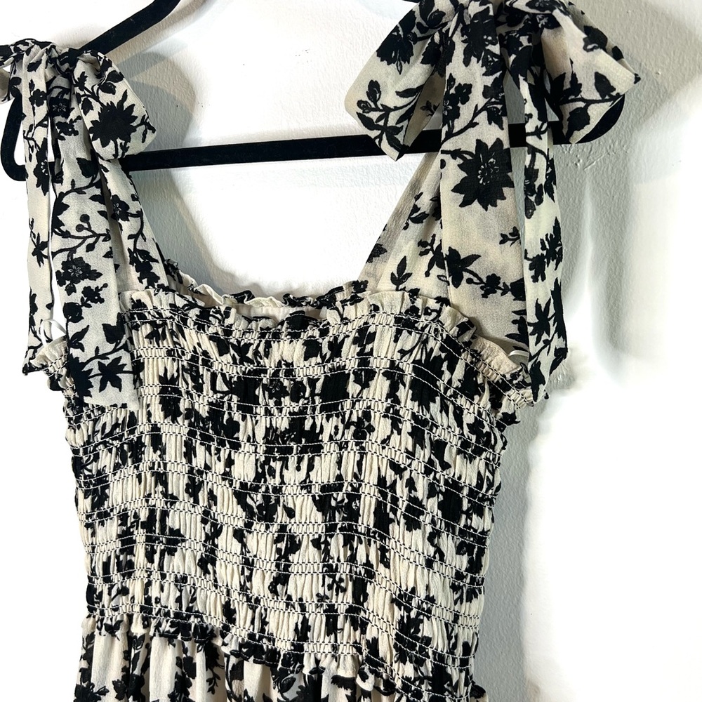 Max Studio Black and Cream Floral Maxi Dress NWT - Picture 2 of 7